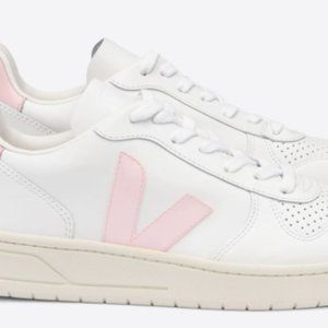 Veja V-10 LEATHER WHITE PETALE 39